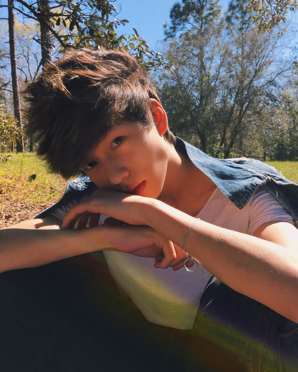 OliverMoy's tweet photo. RT this for a Follow &amp; DM ❤️ I'm going to be active all night 😊 https://t.co/l80ruVCL25