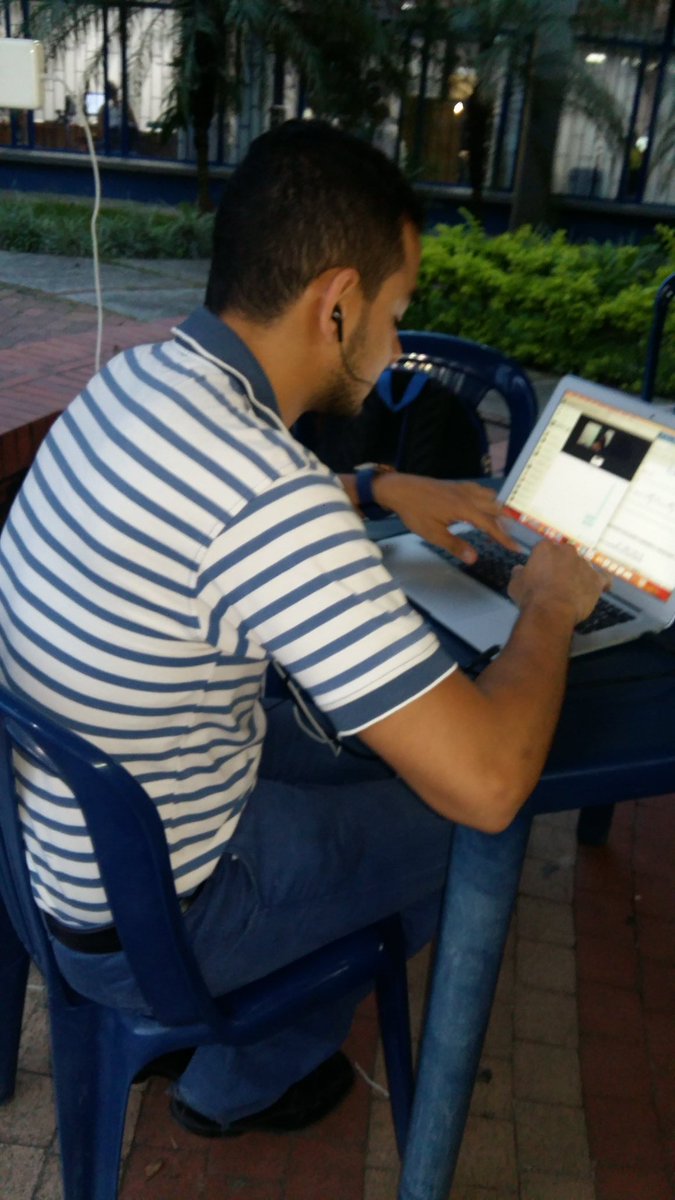 JorgeTaboada7's tweet photo. Trabajando en red con estudiantes de ATGA. Vìa skype. @UniversidadUNAD educaciòn de calidad. @jaalesc @ClaudioCamiloG1@cienciasunad @Diber75 https://t.co/3Z45lGl4vo