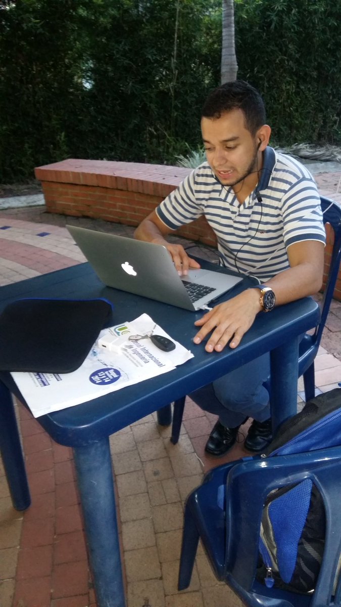 JorgeTaboada7's tweet photo. Trabajando en red con estudiantes de ATGA. Vìa skype. @UniversidadUNAD educaciòn de calidad. @jaalesc @ClaudioCamiloG1@cienciasunad @Diber75 https://t.co/3Z45lGl4vo