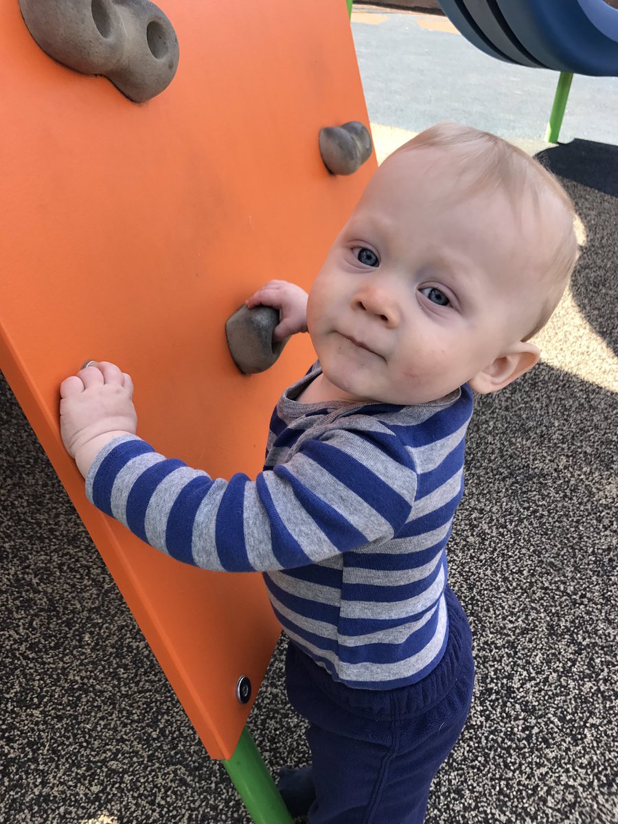 What do you do when you see the sun on your day off?  Go to the playground of course !  🌞😍