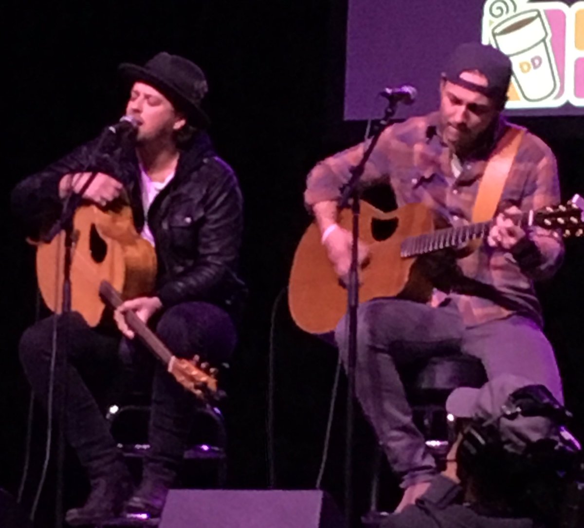 RobinJ323's tweet photo. Awesome job @loveandtheft @CatCountry981 #WhiskeyonMyBreath #SWGPVD https://t.co/ayGqLDQl7x