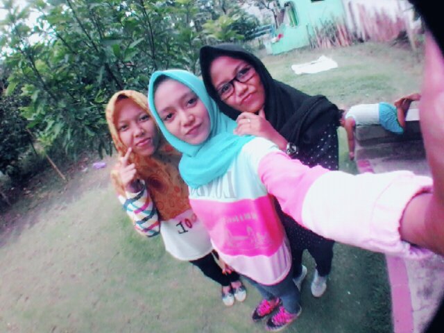 mba_nis's tweet photo. persahabatan bukanlah suatu kesempatan tetapi merupakan tanggung jawab yang manis 😊😊😊
#nisriina
#arra
#incess https://t.co/At3Yzw87ZQ