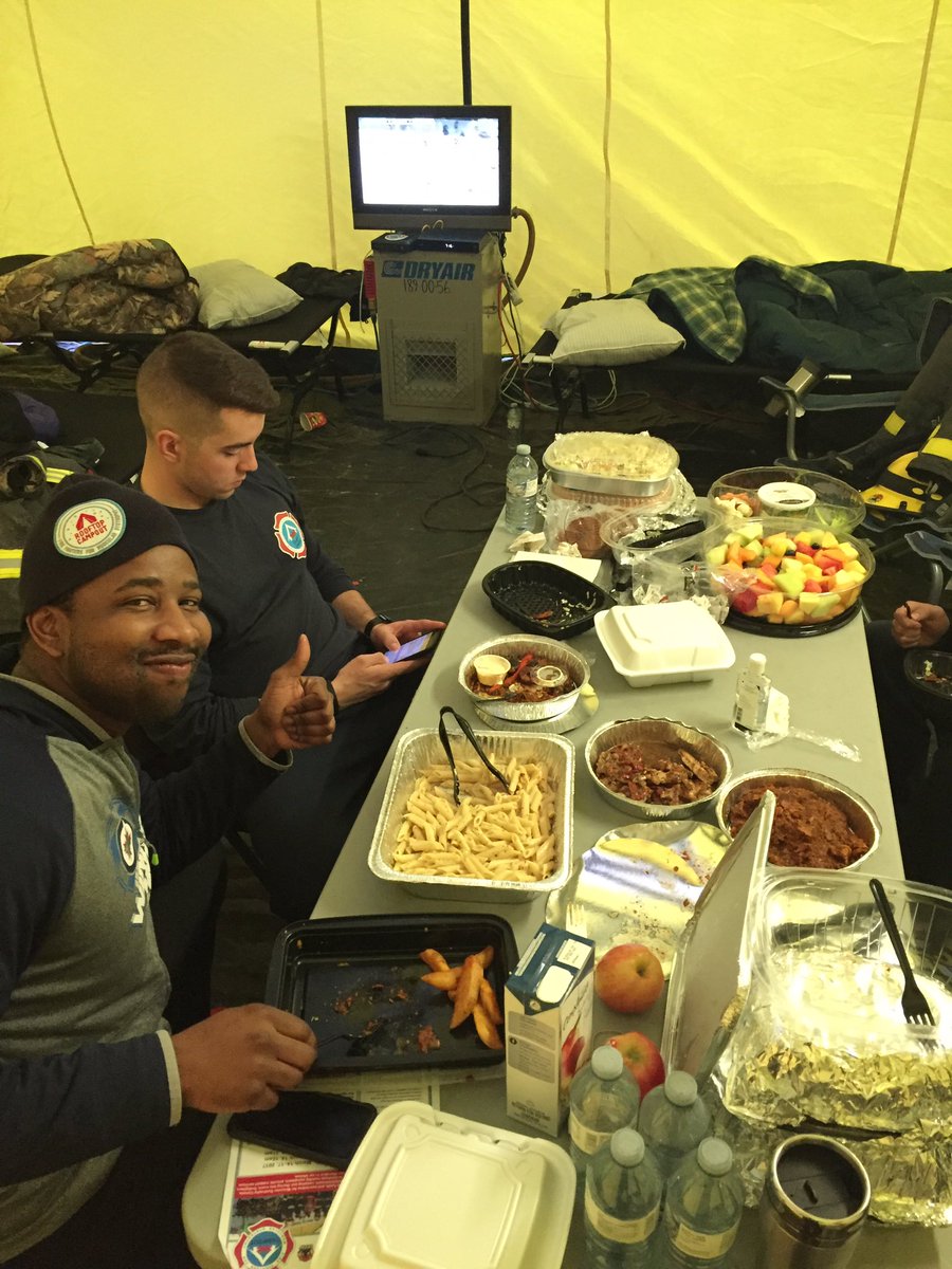 ChadSwayze's tweet photo. Thanks @BuccacinosWpg for the great dinner on the #RoofTopCampout for @mdcmanitoba https://t.co/Wlee6g4rRP
