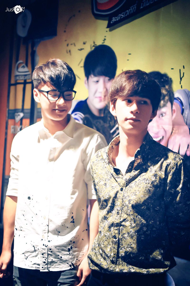 JustOhmToey's tweet photo. มองขนาดนี้ ก็เอาพี่เค้ากลับไปเล่นที่บ้านเถอะเจ้าโอม 🤓
@ohmpawatt @ImerbSittiwat #H2Ohm17 #toeysittiwat https://t.co/3LUEIGhgSj