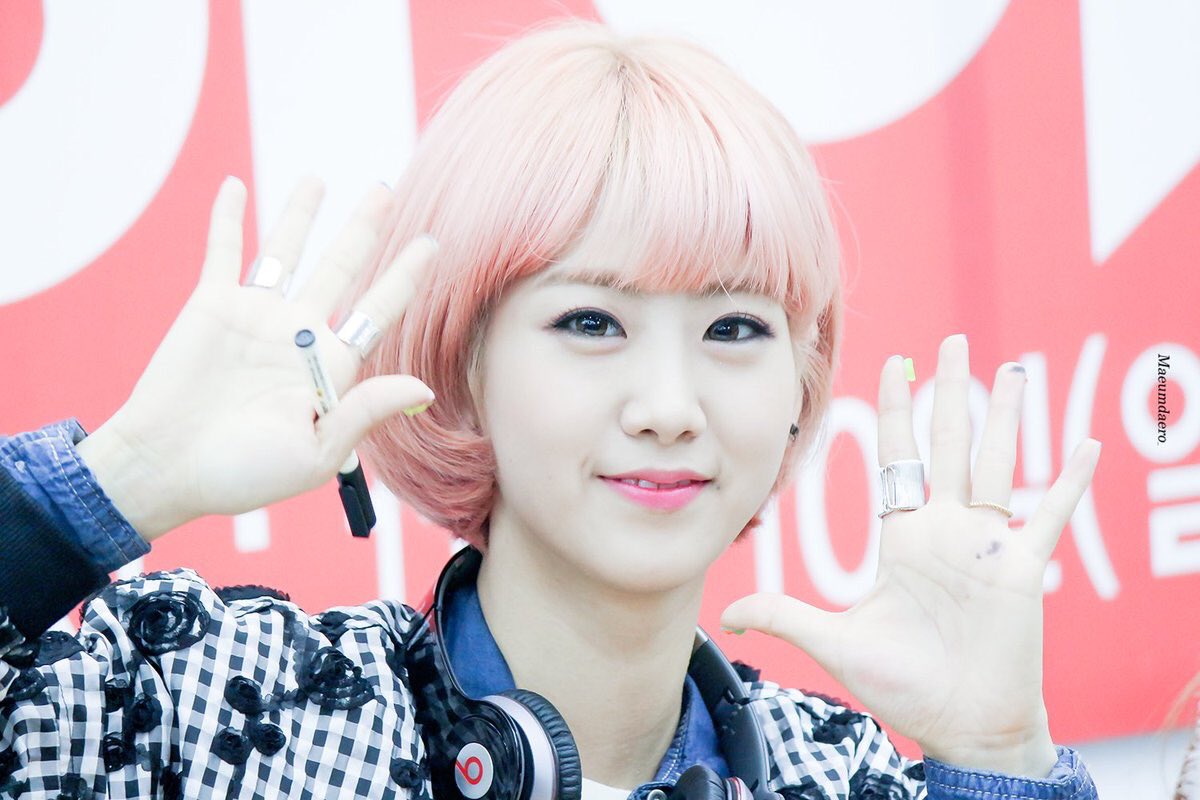 hyeyeon_pics's tweet photo. I miss you https://t.co/TnXZZwPaxo