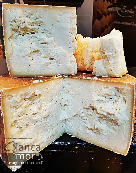 BiancaMorastall's tweet photo. #FridayFeeling #coppa and #pecorino #cheese perfect #marriage for #fridayevening #makeaparty with #irishbeer @boroughmarket https://t.co/wLnizO01Qq