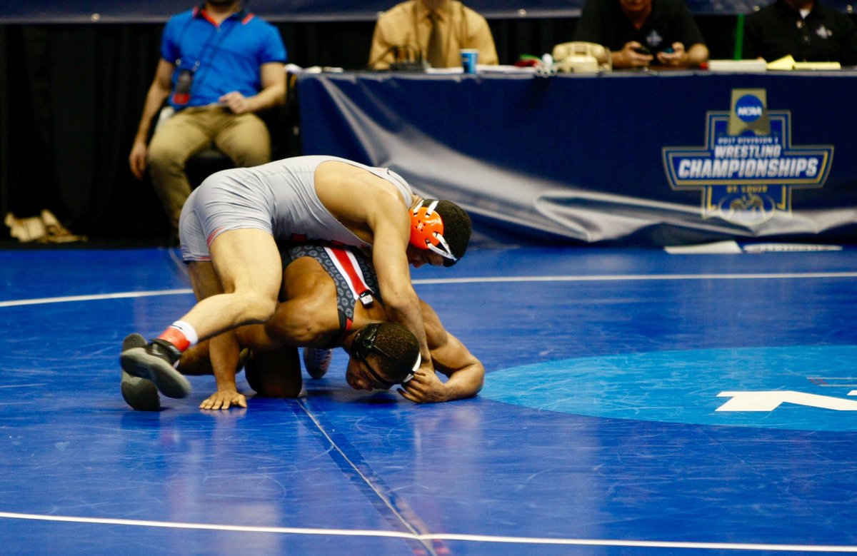 No. 11 Emery Parker of Illinois stuns reigning NCAA champ Myles Martin, 14-9! #NCAAWrestling