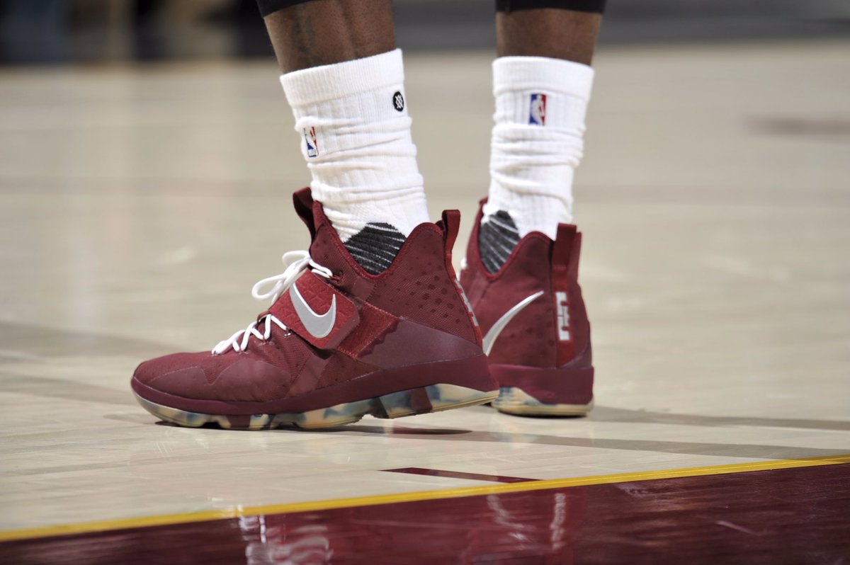 lebron 14 maroon