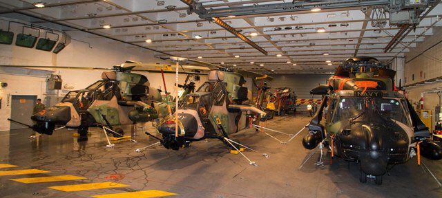 OldMechHead's tweet photo. Amphib Branch #1DIV/DJFHQ coordinating #Helicopter operations #EXPolygon great work by great people within @AustralianArmy @Australian_Navy https://t.co/DISHA9eiFS
