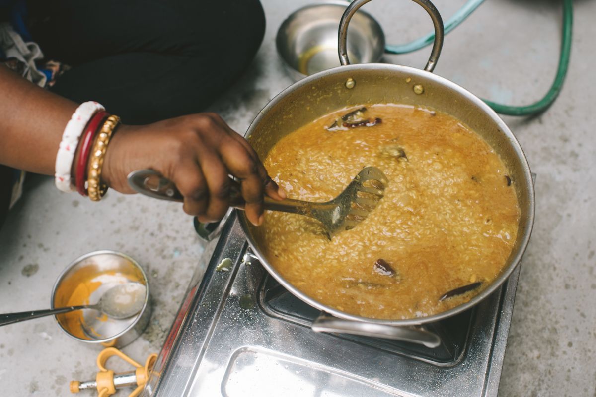 makeastirr's tweet image. How do you cook your rice? There is something meditative about cooking it slowly over a stove by the #absorptionmethod. #indiancuisine
