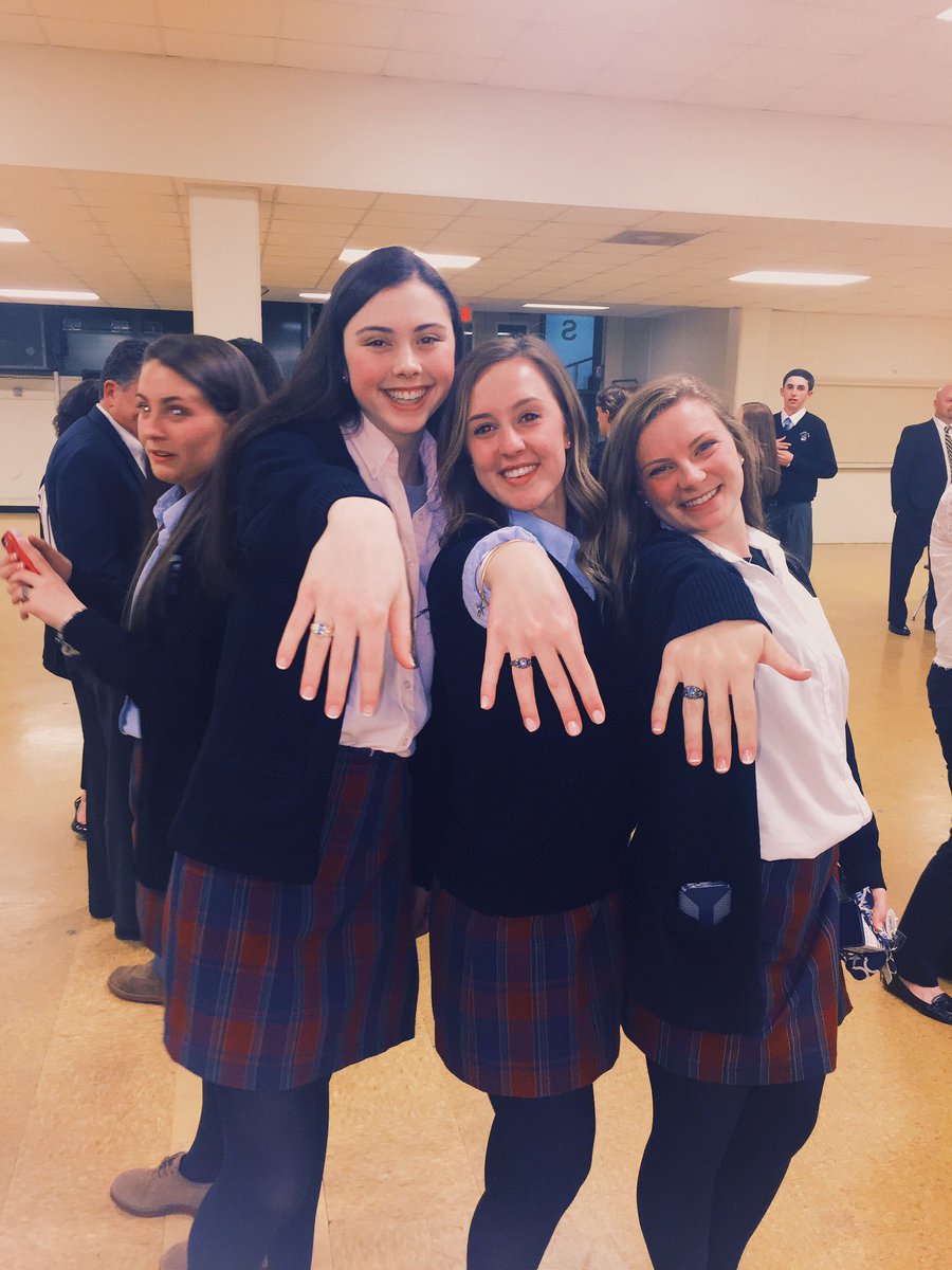 maryysheehan's tweet photo. Happy bday to my day one brotha @annemariebanes !!! Thanks for dominating dots gym class with me love you long time #firstpicks💉💰😤😈💯💚💙❤️💟💞 https://t.co/a2NFHMIOLN