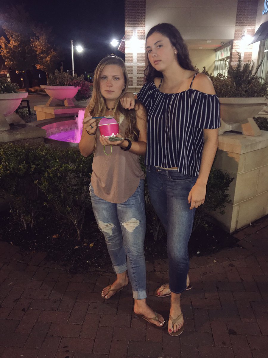maryysheehan's tweet photo. Happy bday to my day one brotha @annemariebanes !!! Thanks for dominating dots gym class with me love you long time #firstpicks💉💰😤😈💯💚💙❤️💟💞 https://t.co/a2NFHMIOLN