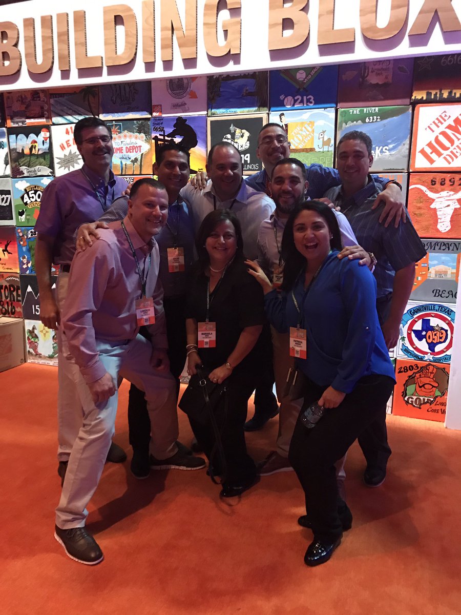 Store #202 Hialeah Alumni group pic.