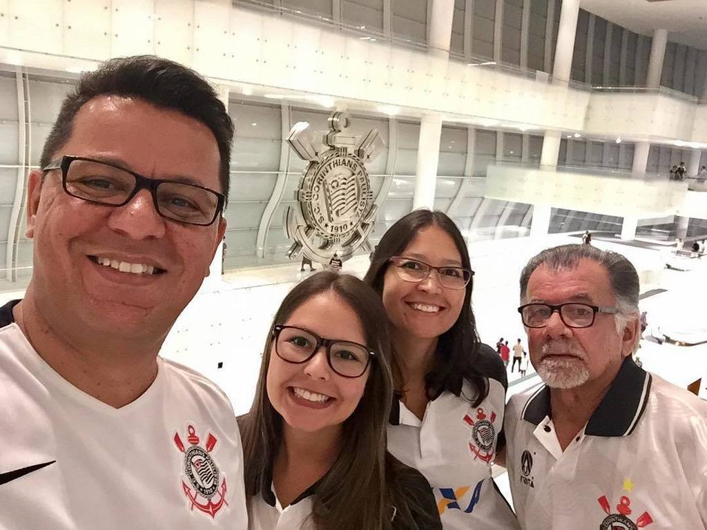 JefersondeSouza's tweet photo. Mais um dia na @arenacorinthians ⚫️⚪️ #vaicorinthians #aquiécorinthians #timedopovo #fielt… https://t.co/mydxaCzPuI https://t.co/i81yTCsMSB