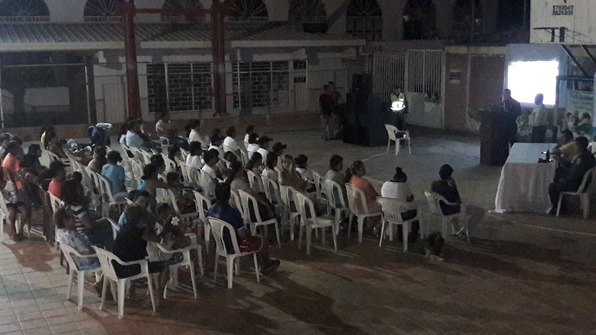 PoliciaCucuta's tweet photo. #AEstaHora Cdte. Estación Los Patios Subteniente Cristian Sotelo rinde balance general sobre la actividad policial en el municipio. https://t.co/1fKYwMWeFW