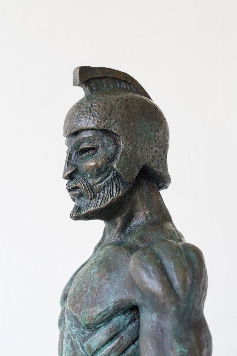 PixelVixenUK's tweet photo. Ray Harryhausen's Talos sculpted in bronze by @ravenarmoury Limited edition available from https://t.co/8z0kb90zQE #JasonandtheArgonauts https://t.co/QpXFFSw0Xw