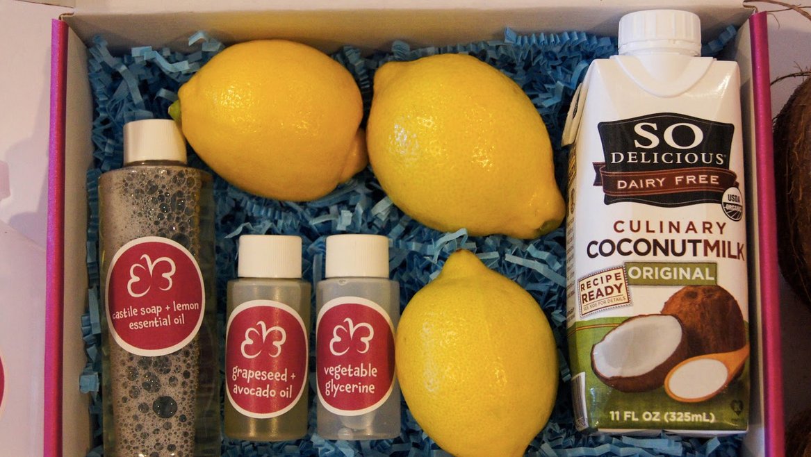 embracebox's tweet photo. Great ingredients, great vibes. Make your own hair products with #EmbraceBox 👀 Get yours! https://t.co/Zj7mJcRJC9 https://t.co/eINqHS6RqD