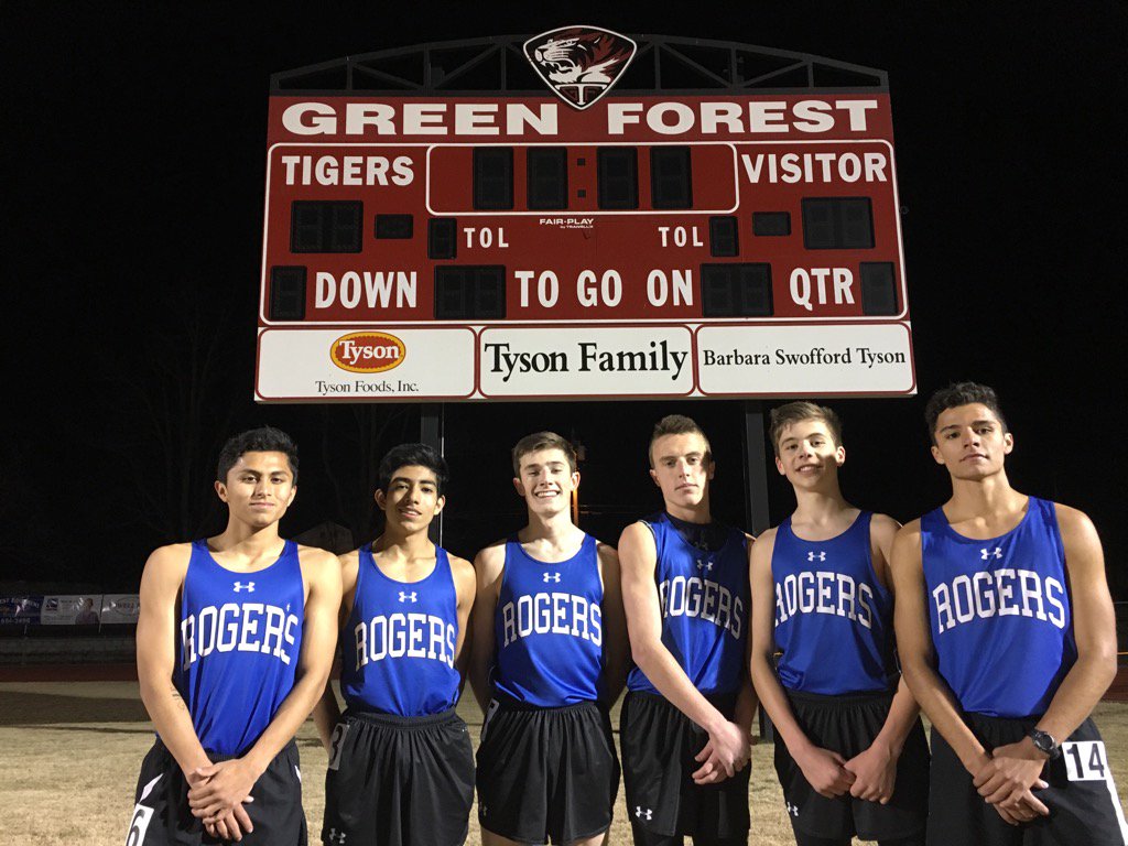 Jessie Ramirez wins the 800 m dash in 1:59!