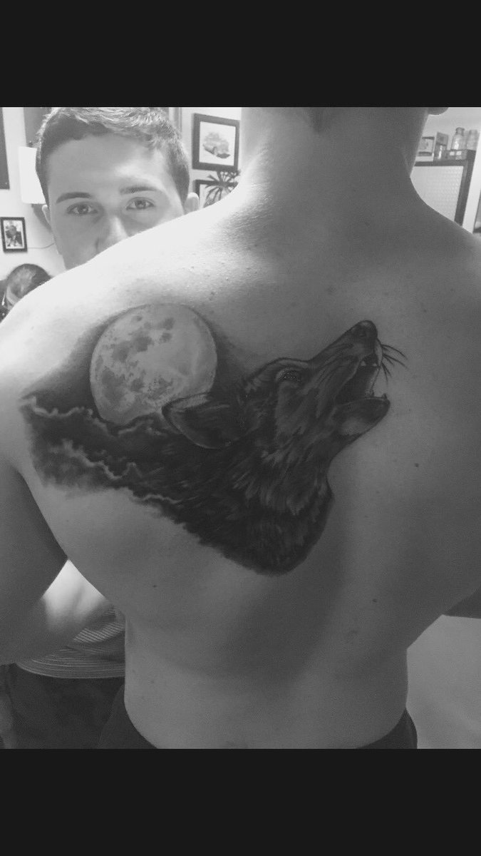 Reid_Hillyer13's tweet photo. Decided to add onto my back for a little birthday gift to myself💉💉 https://t.co/FUilhv1YqM