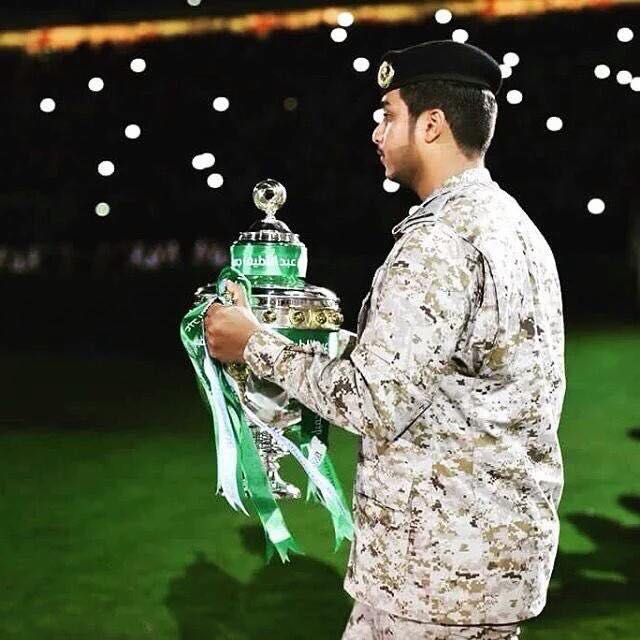 H_11_4's tweet photo. @asdf4255 هيبة الملوك ترفع لها الكؤؤس 💚 واشكال النعام تنزل ارقابهاا 💙 https://t.co/RTvBLPalfj