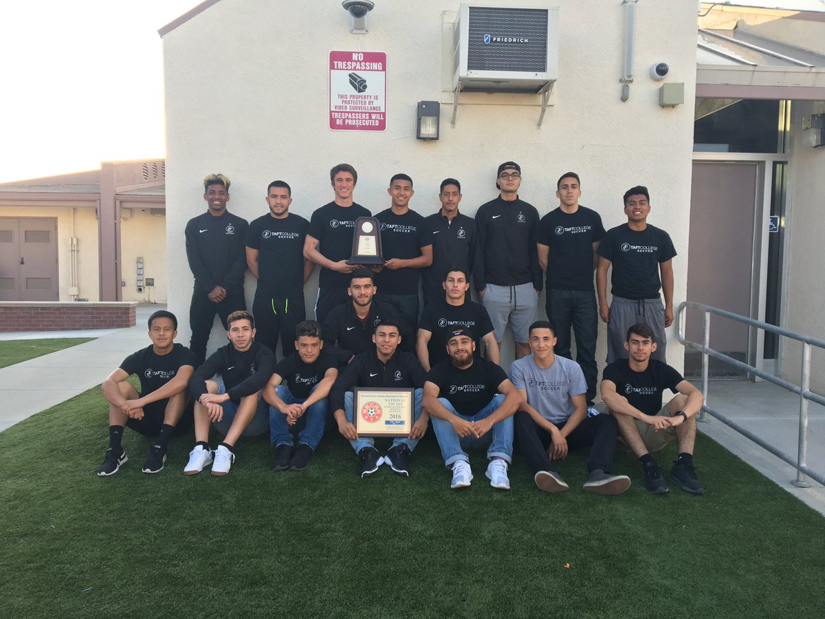 tonycar_92's tweet photo. Congrats to our guys for their hard work and amazing season! TC soccer ⚽️💯#3rdinstate #7thinnation https://t.co/HO4BbhNT72