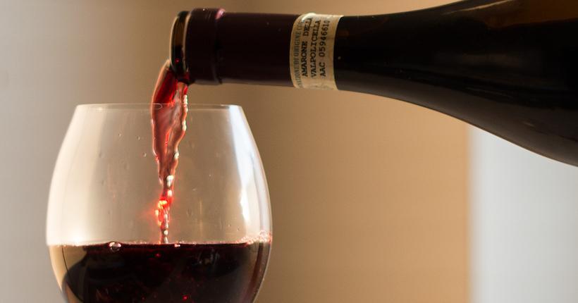 KonbiniFr's tweet image. Pendant ce temps en Suède, un député s'excuse pour avoir acheté du vin avec sa carte de fonction ebx.sh/2mUeJ2k