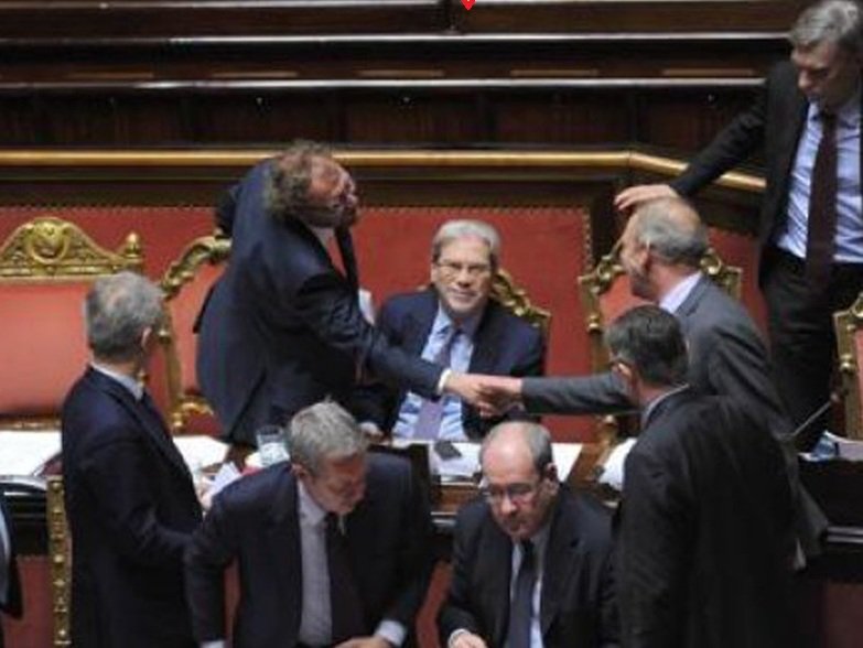 allenatorebis's tweet photo. Non so se è solo mio o è diffuso il senso di schifo che provo più che  per la #casta  per chi ancora li vota ! 🤢
#Pd #Fi 
#Lotti #Minzolini https://t.co/9BYvm7eOah