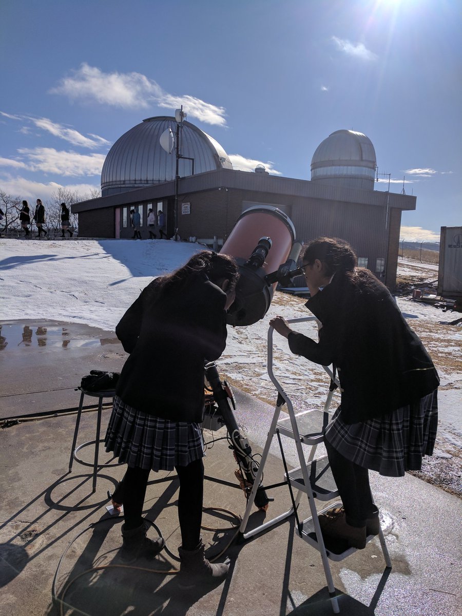 EErfle's tweet photo. @CalGirlsSchool @RAOastronomy Great day out at the Rothney observatory. We were fortunate enough to get a close up view of the sun! https://t.co/WHID4jvRxJ