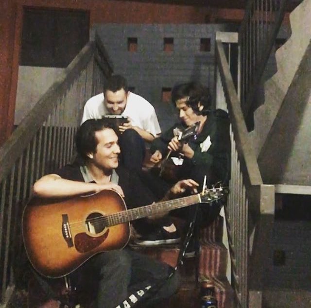 powerviolencer's tweet photo. Stoop kids https://t.co/RbPhh6PrTi
