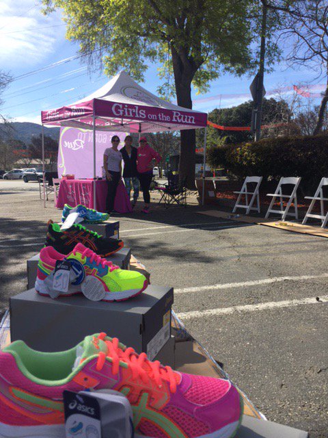GOTR_SV's tweet photo. Thanks to @GOTRI partner @ASICSamerica ​for donating running shoes and helping to get many of our scholarship girls running! https://t.co/hMF1kwsoKF