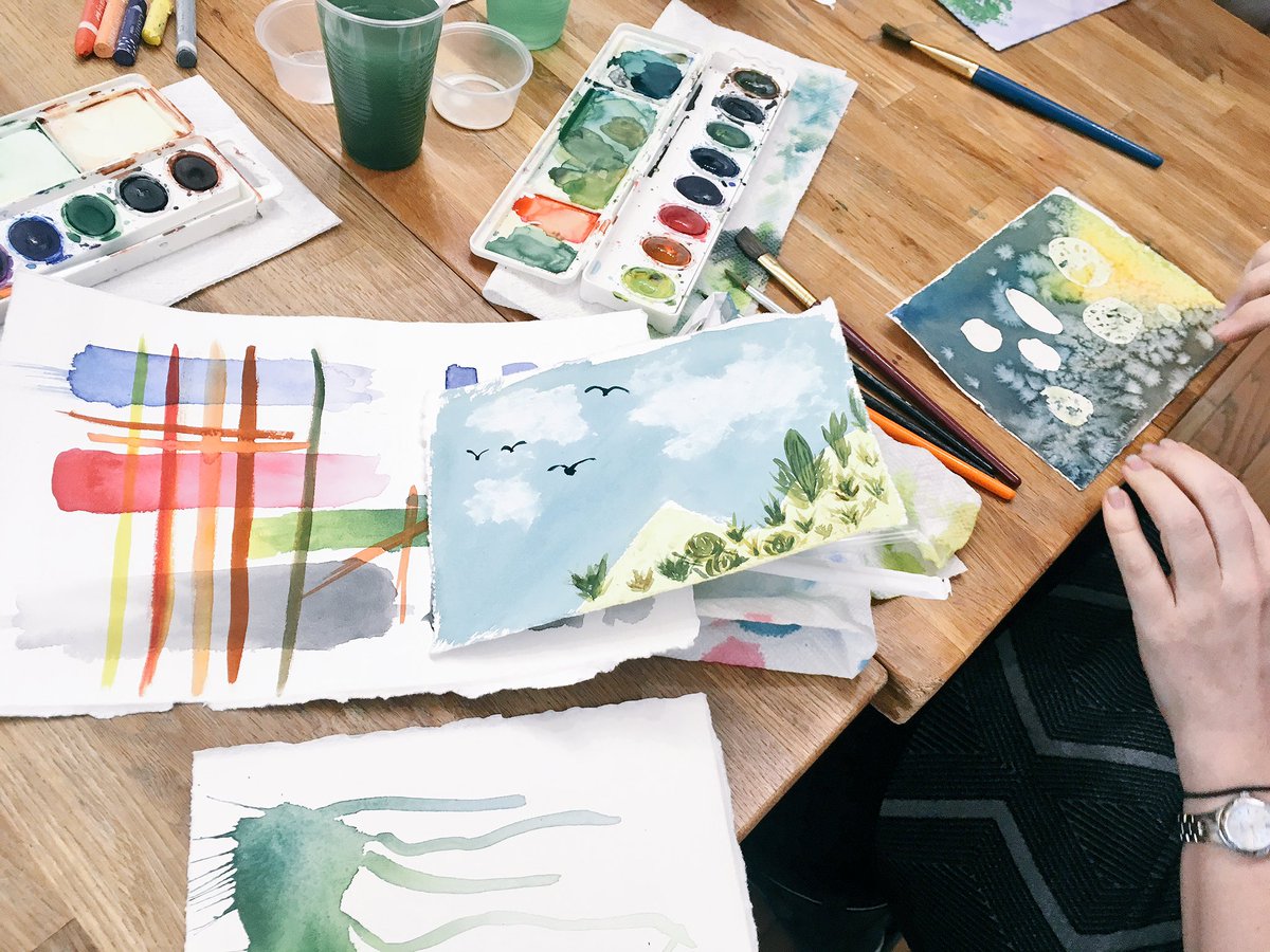 mzillustrations's tweet photo. #experimentalWatercolors @bkbrains; painting with brushes, paper, straws and salt. This class did some great experimentations! More in April https://t.co/LdSTsl2oA7