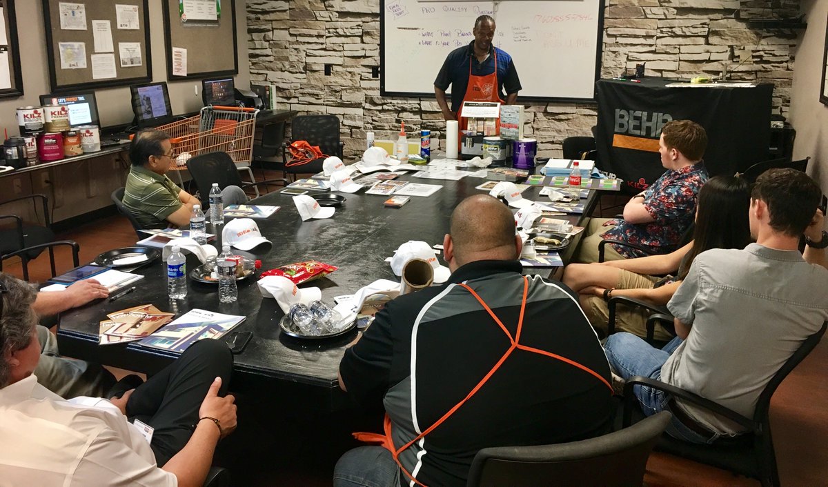 blaylock_rob's tweet photo. Avondale Hub Store Training Class with Fred, Phillip, &amp; Michael. #ProtectTheDen https://t.co/jHYrQY7con