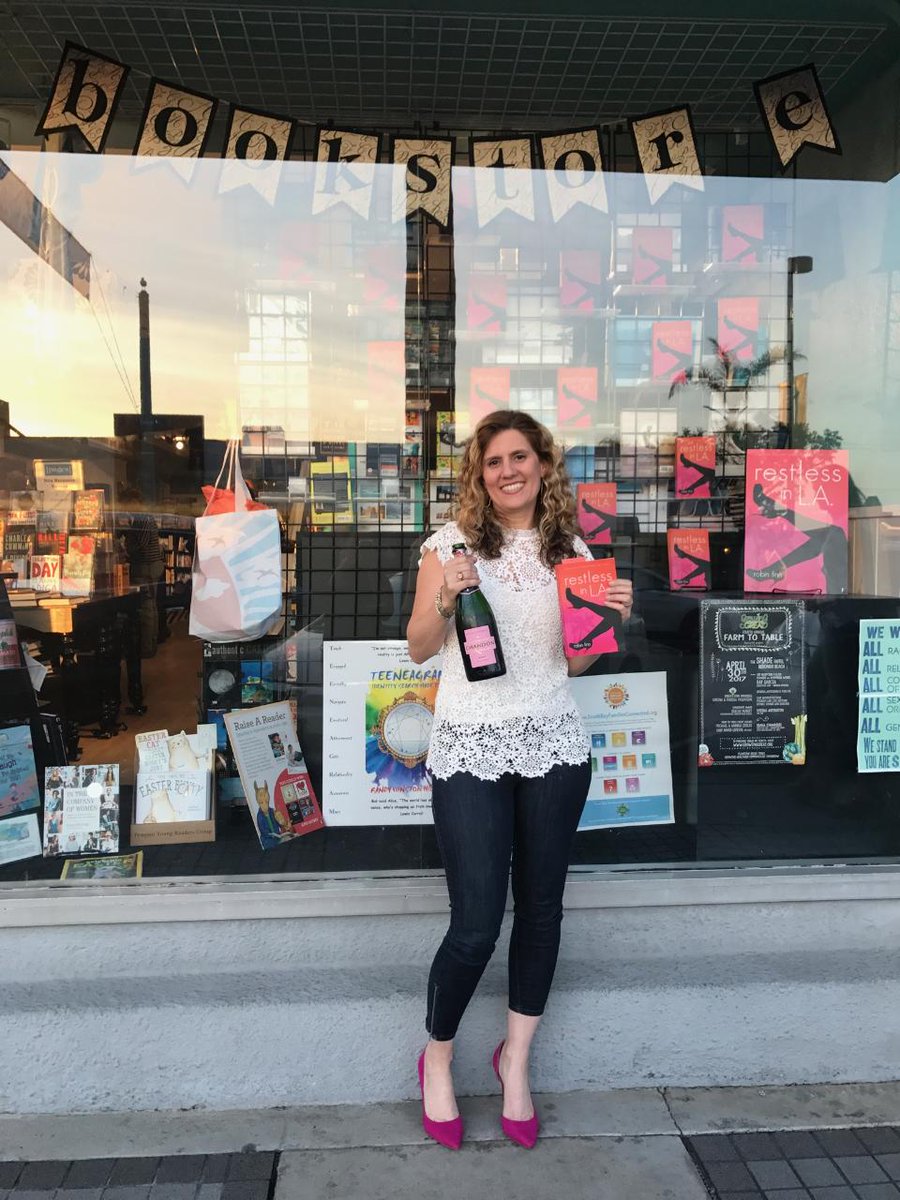 DoGoodPRGroup's tweet photo. #ThirstyThursday and by thirsty I mean for a good book @RobinFinnAuthor in #ManhattanBeach thanks to #pagesabookstore. #amwriting #amwriting https://t.co/5R0dgfNYoT