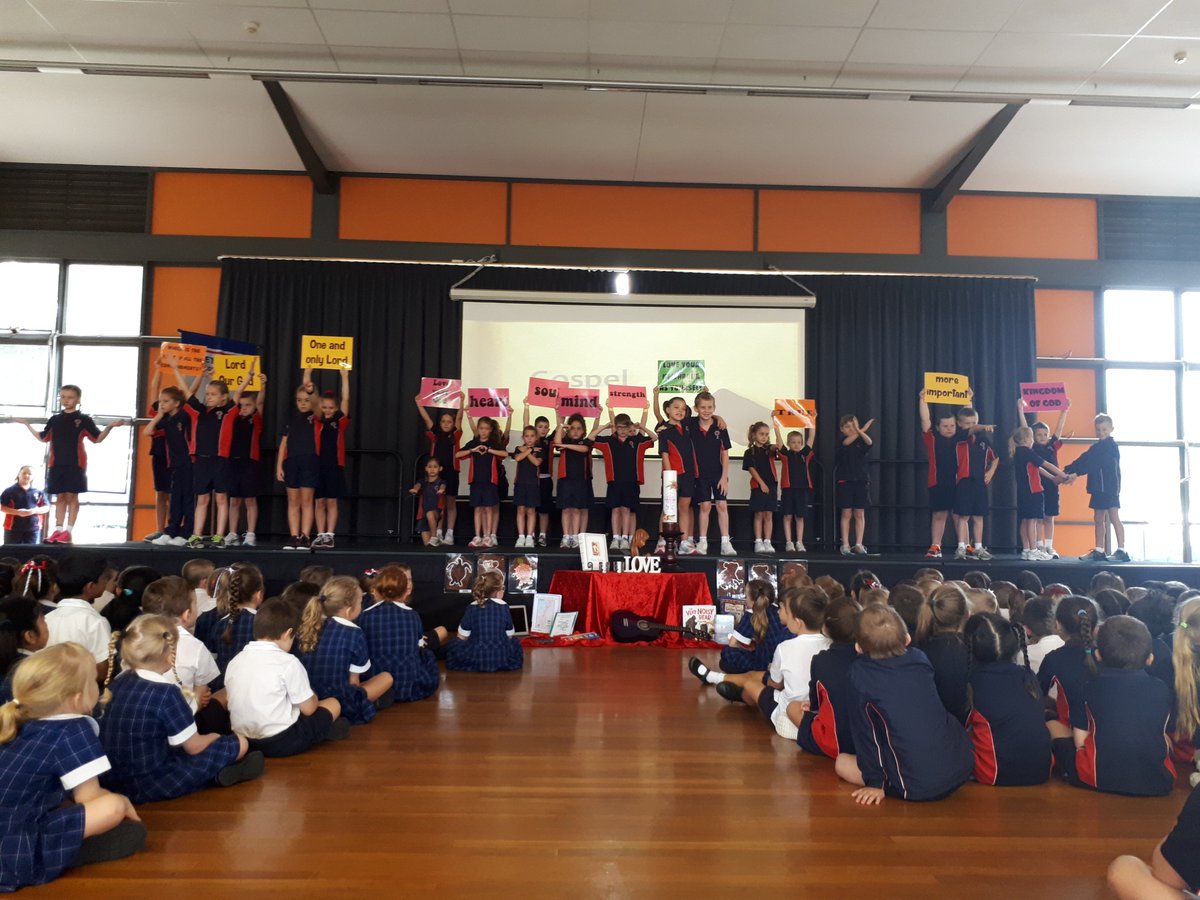 year3bethany17's tweet photo. It was great to see so many family and friend this morning! #year3bethany17 https://t.co/rhHV3E395M