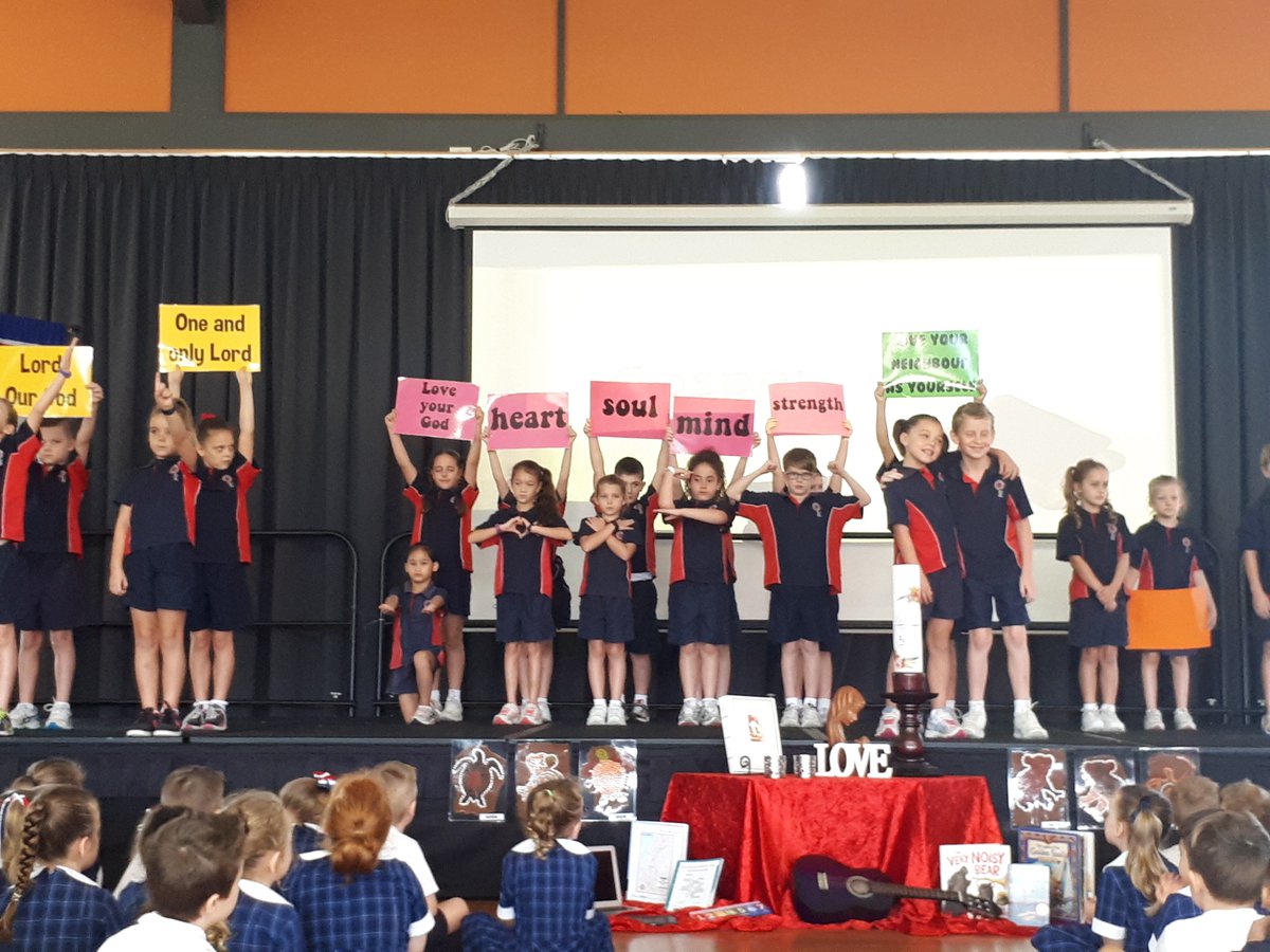 year3bethany17's tweet photo. It was great to see so many family and friend this morning! #year3bethany17 https://t.co/rhHV3E395M
