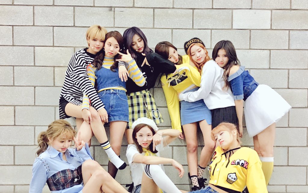 classyminari's tweet photo. I love these dorks. They deserve to be loved and appreciated. #ProTwice #๋ฏธ๋_์ฌ๋ํด_์์ํ #StandbyMina #GetWellSoonJihyo https://t.co/OyNL0o8w0T