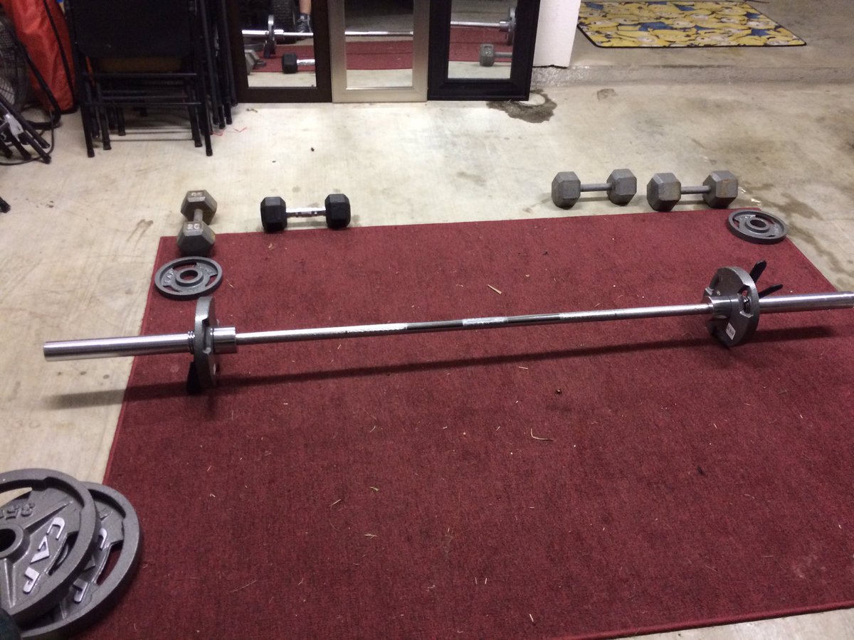 13econscious's tweet photo. Here at Global Gym we're better than you... https://t.co/0W9QW1Gl8o