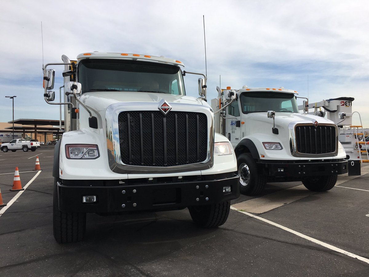 tomptrucksales's tweet photo. New HX Heavy Haulers Sold here in AZ! @rwcgroup #hx #internationaltrucks #navistar #cummins #isx  #600HP #eatonultrashiftplus #uptime https://t.co/YEkjUOFfEj