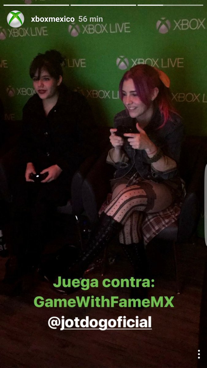 unocero's tweet photo. Aquí @SusiAvur de @unocero con @maria_barracuda  de @jotdog jugando en el #GameWithFame de @XboxMexico https://t.co/yNP9neAi2J
