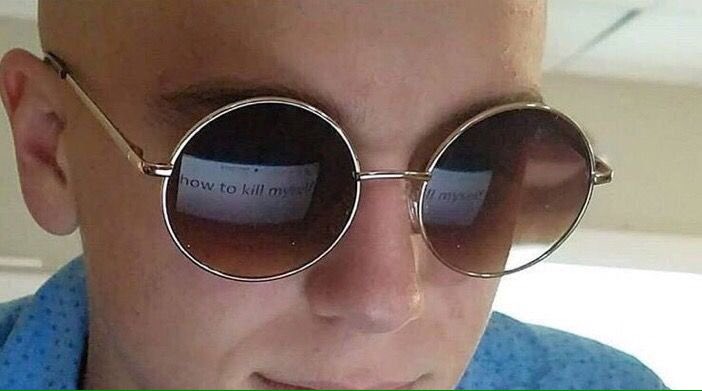 7emptation's tweet image. " yeah mom I'm studying "