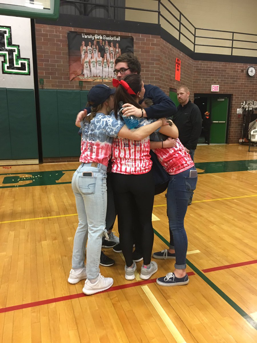 grace_ellwanger's tweet photo. Senior year has been an absolute blast w/ the best ppl, memories, & experiences. I have so many ppl 2 thank for that. #StraightBlessed https://t.co/5fAj0BVpHl