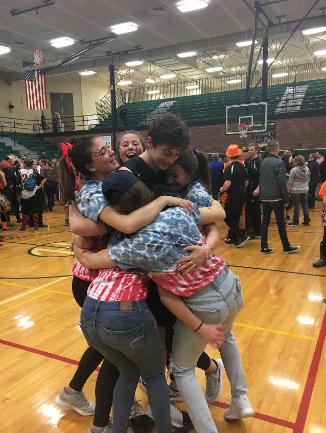 grace_ellwanger's tweet photo. Senior year has been an absolute blast w/ the best ppl, memories, & experiences. I have so many ppl 2 thank for that. #StraightBlessed https://t.co/5fAj0BVpHl