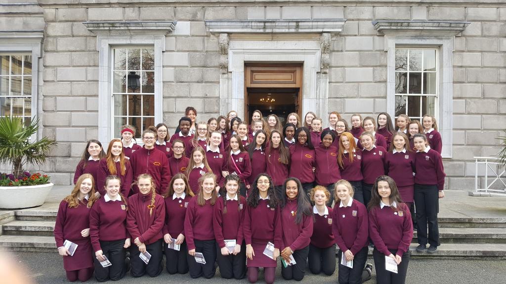 StAlsCarrig's tweet photo. Proud of our democracy. Is aoibhinn linn ar stair agus ar bhfeiniulacht. Dail Eireann. #broduil as Eireannachas. https://t.co/tCkaTT5bgD