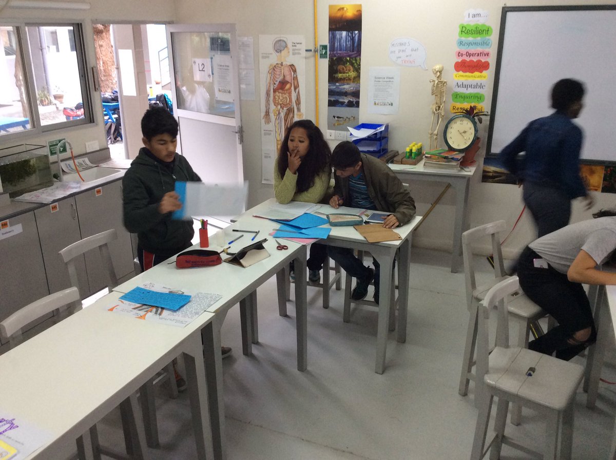 TBSyear8's tweet photo. Year 9a, working on Science week poster competition https://t.co/a2pFkwMjgJ