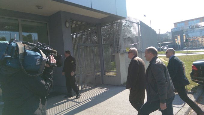 View image on Twitter