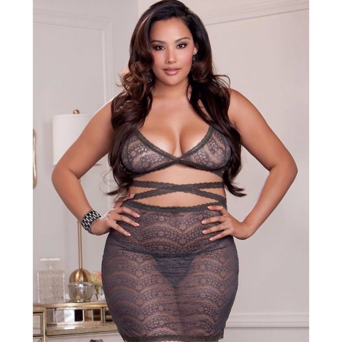 flair_full's tweet photo. There's something about lace 👌🏾👌🏾 https://t.co/EMIakVtfES