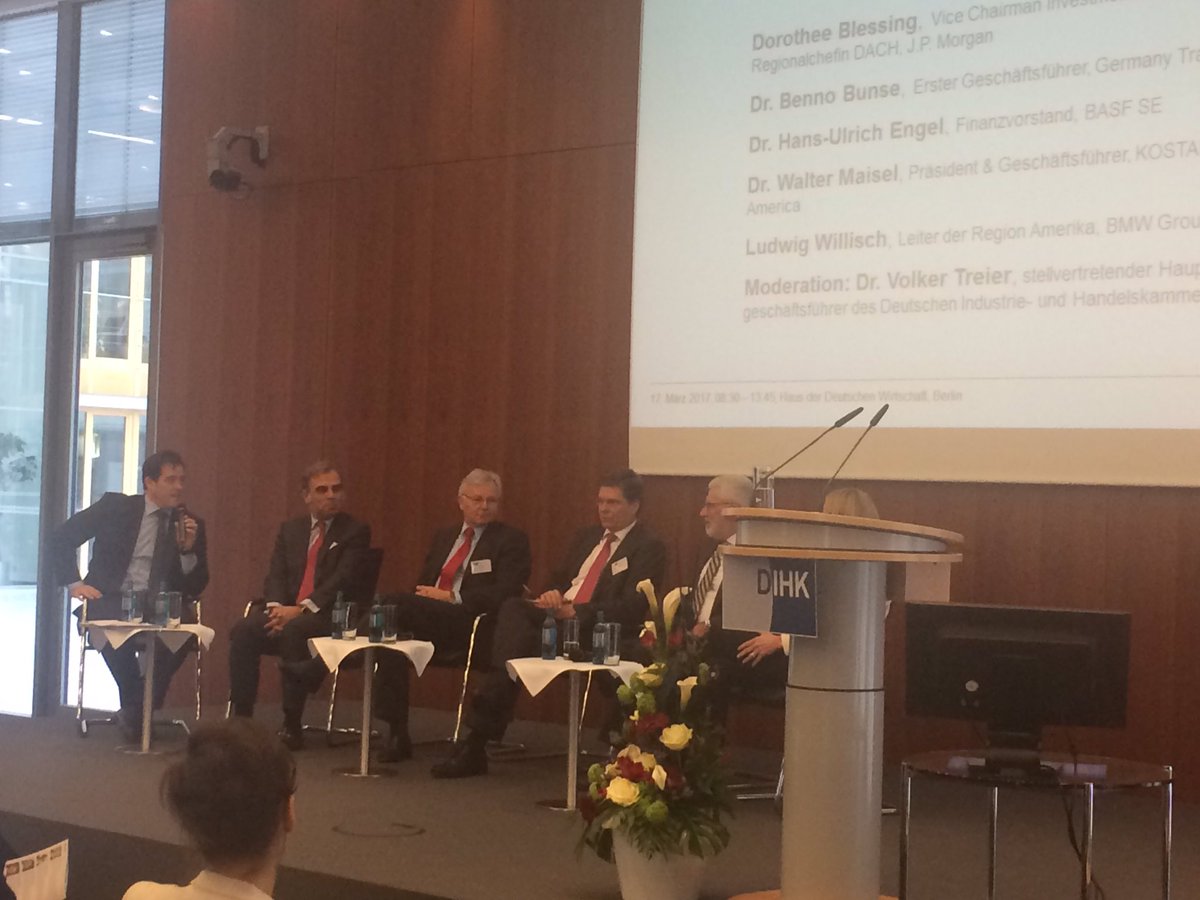 olaf189's tweet photo. Merkel in Washington - we discuss the German-US buisness relationships @DIHK_News in Berlin #bme_global https://t.co/ccNrUPEtXz