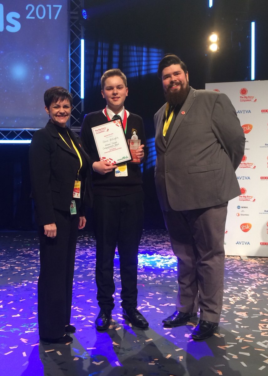 airproducts's tweet photo. Congratulations @JMillington02 for winning our 'Protecting the Environment' Award @BigBangFair presented by @snowy_lwillacy @chrisridge https://t.co/l6hAr32uA1