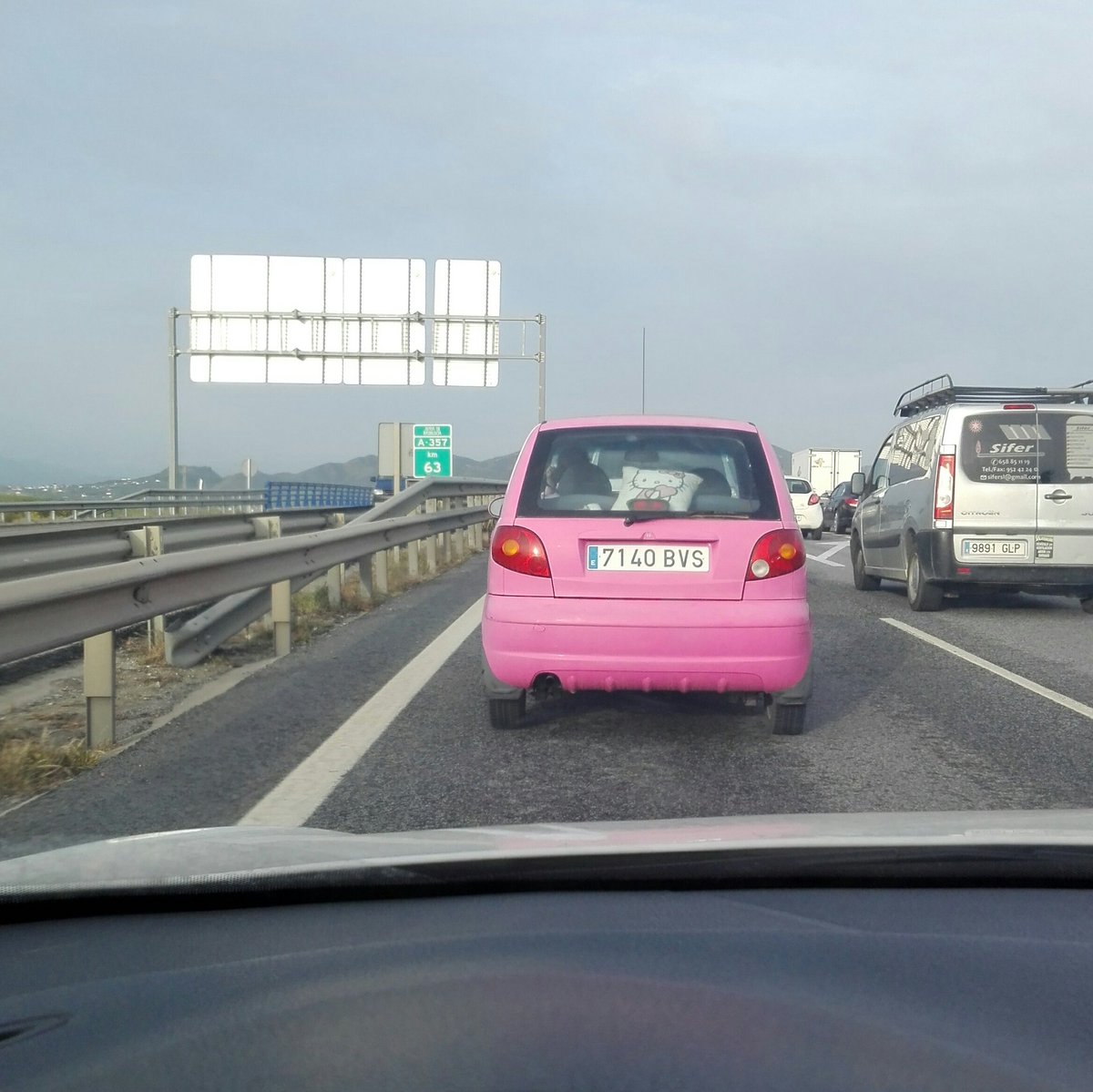 SpongePablo's tweet photo. #toomuch #toopink https://t.co/hxfC7xBVLM
