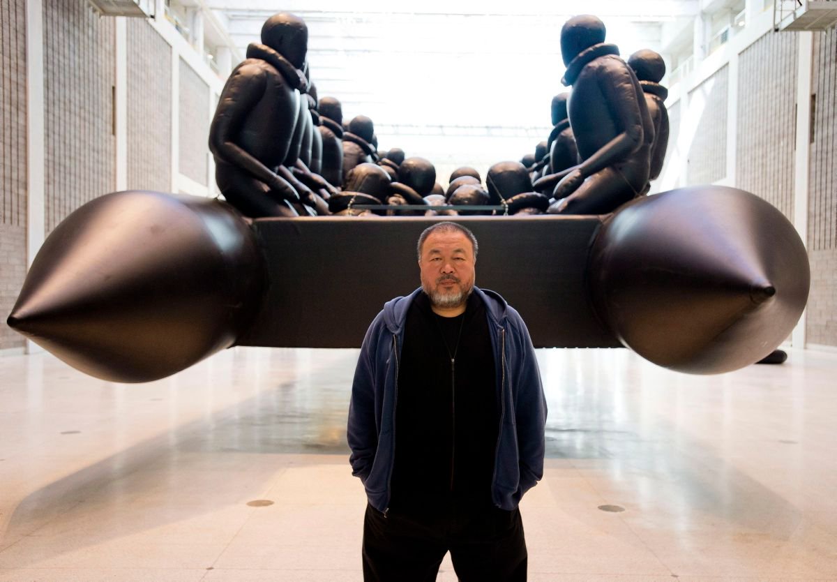 PHOTOS: Artist Ai Weiwei debuts his biggest-ever art installation on refugees nydn.us/2neZFx0